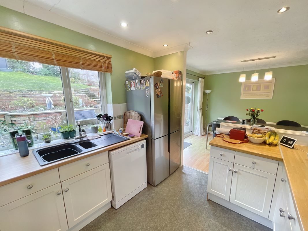 18 Badgers Bank, Ipswich, Suffolk, IP2 9EN lot image - 7