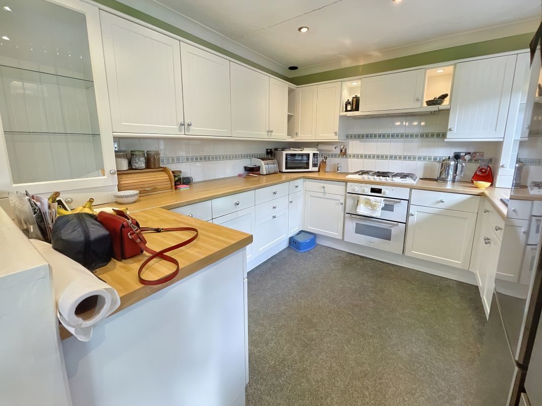 18 Badgers Bank, Ipswich, Suffolk, IP2 9EN lot image - 8