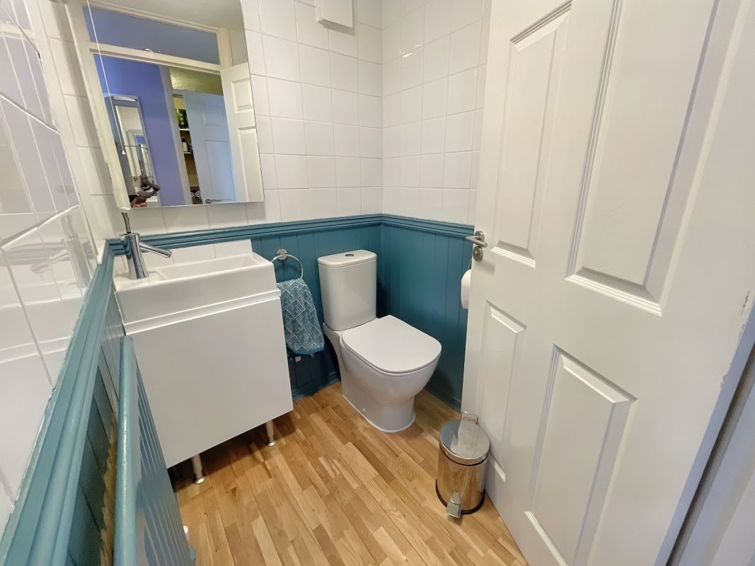 18 Badgers Bank, Ipswich, Suffolk, IP2 9EN lot image - 11