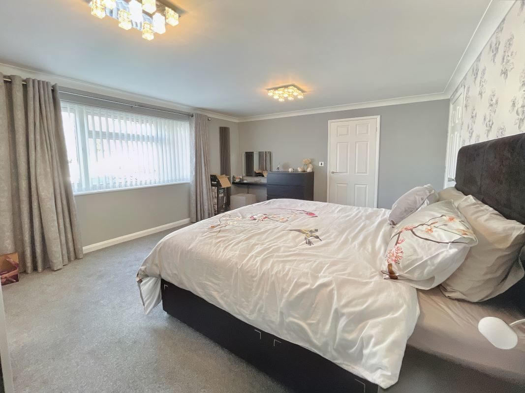 18 Badgers Bank, Ipswich, Suffolk, IP2 9EN lot image - 15