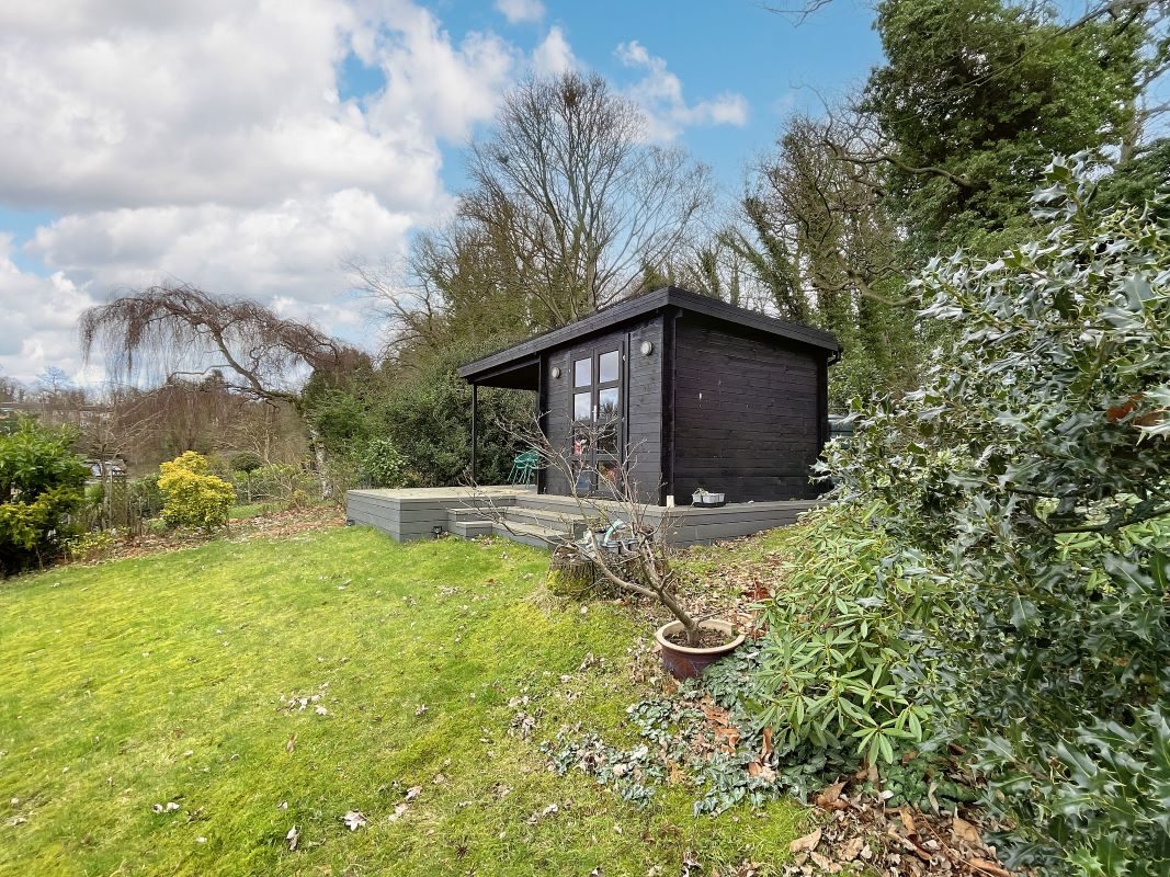 18 Badgers Bank, Ipswich, Suffolk, IP2 9EN lot image - 24