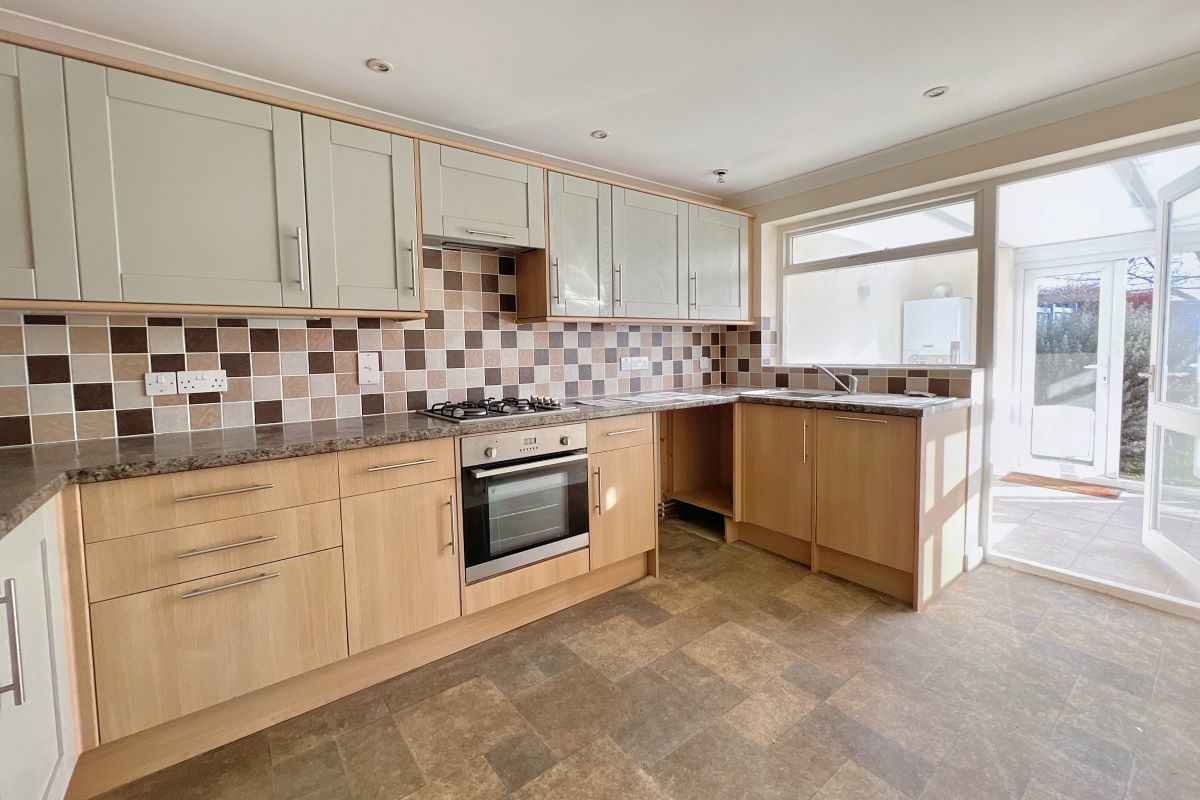 10 Brett Green, Layham, Ipswich, Suffolk, IP7 5LX lot image - 2