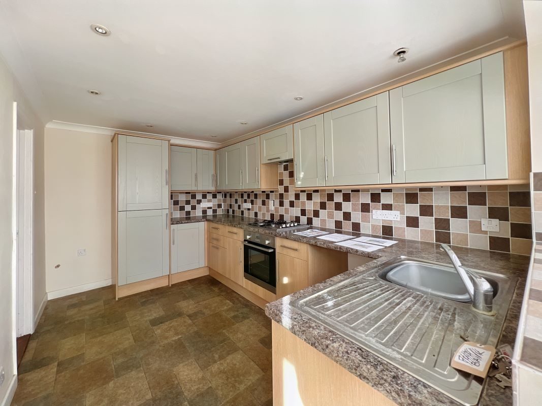 10 Brett Green, Layham, Ipswich, Suffolk, IP7 5LX lot image - 3