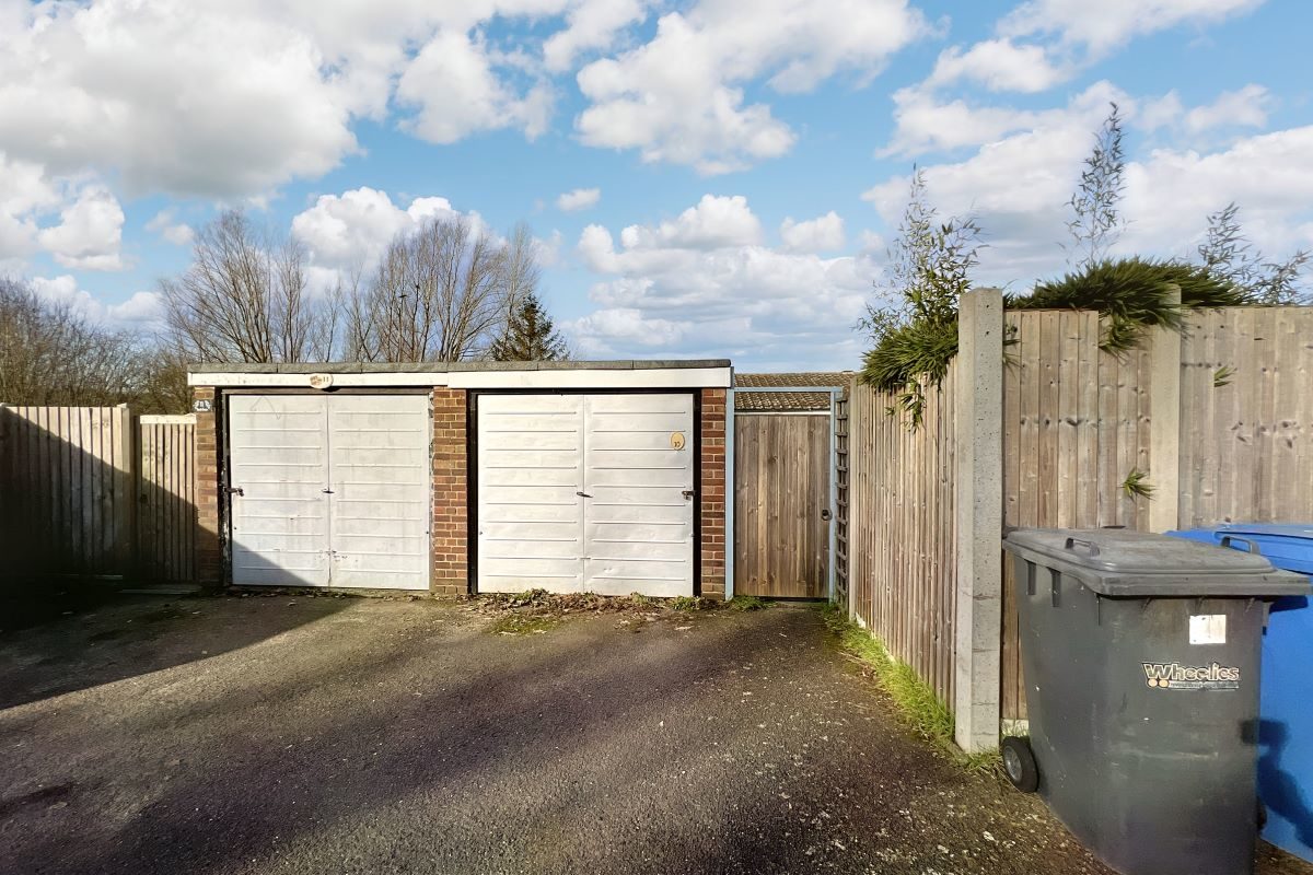 10 Brett Green, Layham, Ipswich, Suffolk, IP7 5LX lot image - 15