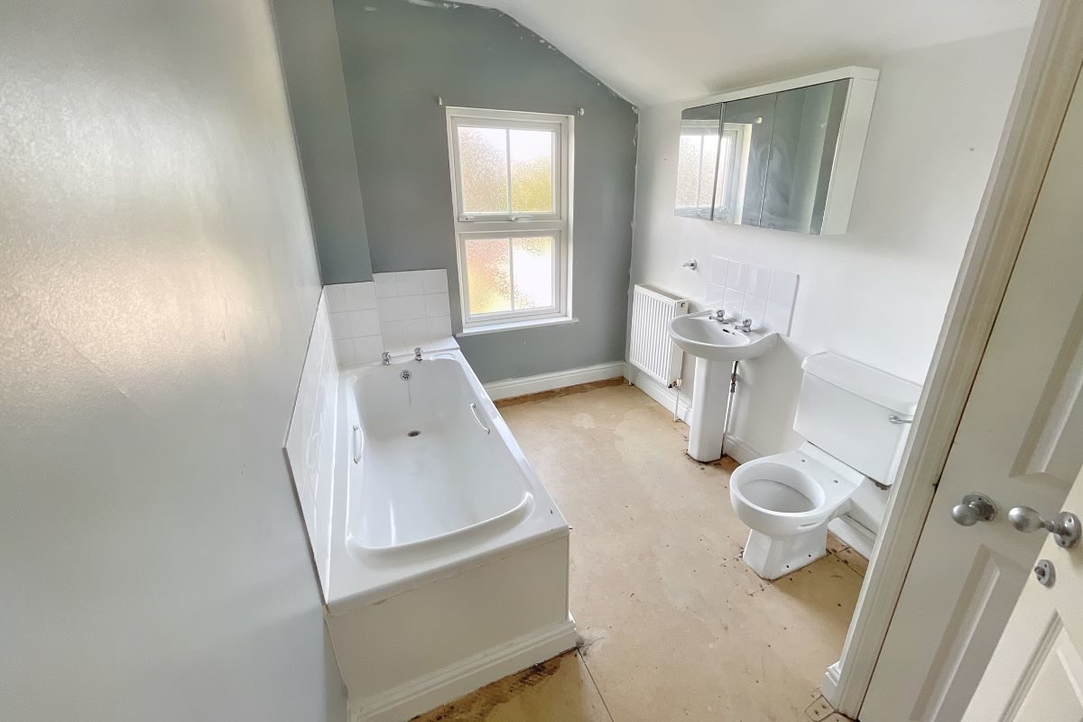 25 Alston Road, Ipswich, Suffolk, IP3 8EU lot image - 8