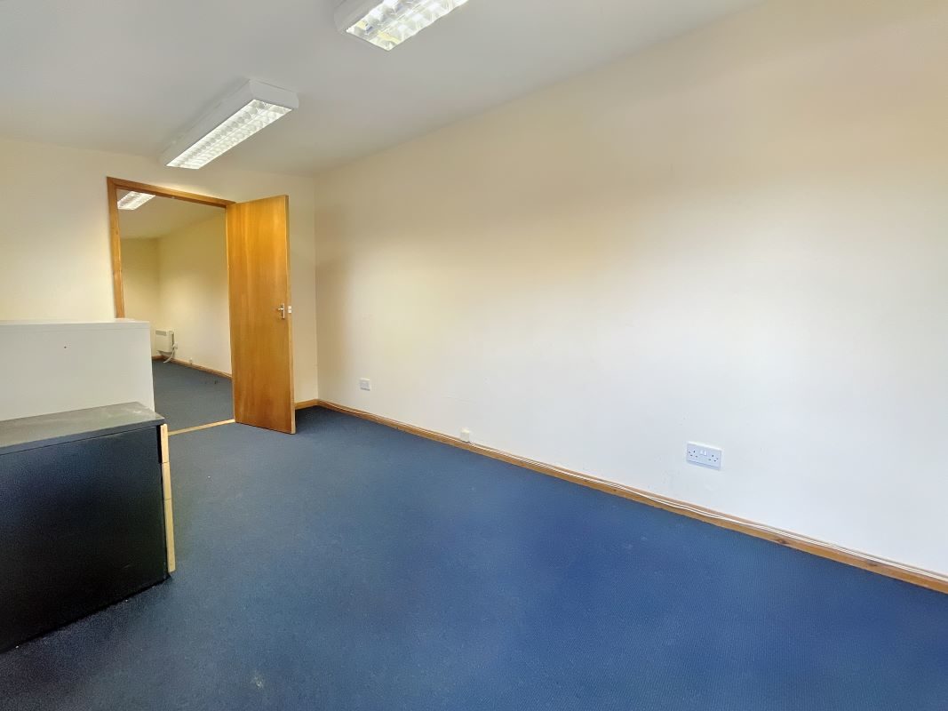 59 Felixstowe Road, Ipswich, Suffolk, IP3 8DY lot image - 2