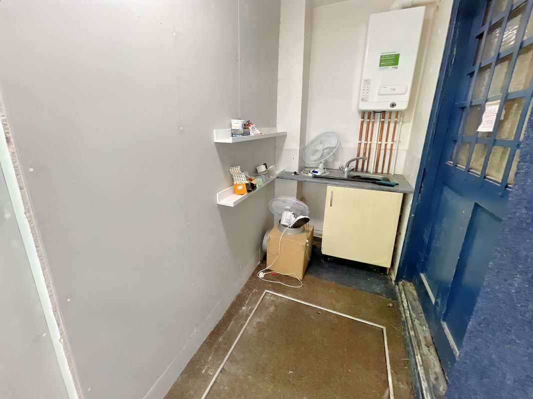 59 Felixstowe Road, Ipswich, Suffolk, IP3 8DY lot image - 6