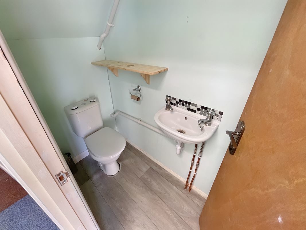 59 Felixstowe Road, Ipswich, Suffolk, IP3 8DY lot image - 7