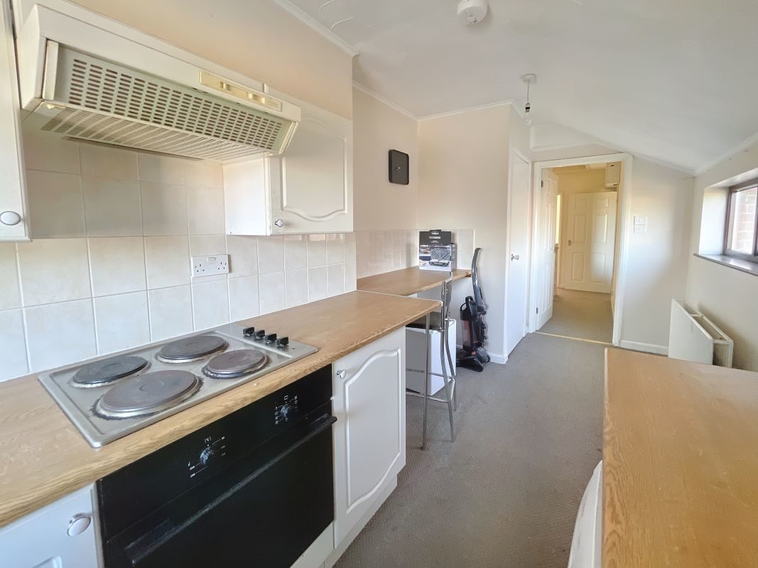 59 Felixstowe Road, Ipswich, Suffolk, IP3 8DY lot image - 9