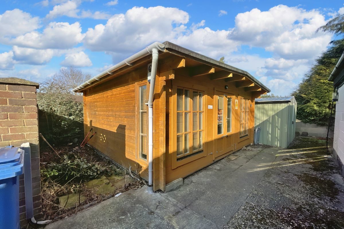 59 Felixstowe Road, Ipswich, Suffolk, IP3 8DY lot image - 17