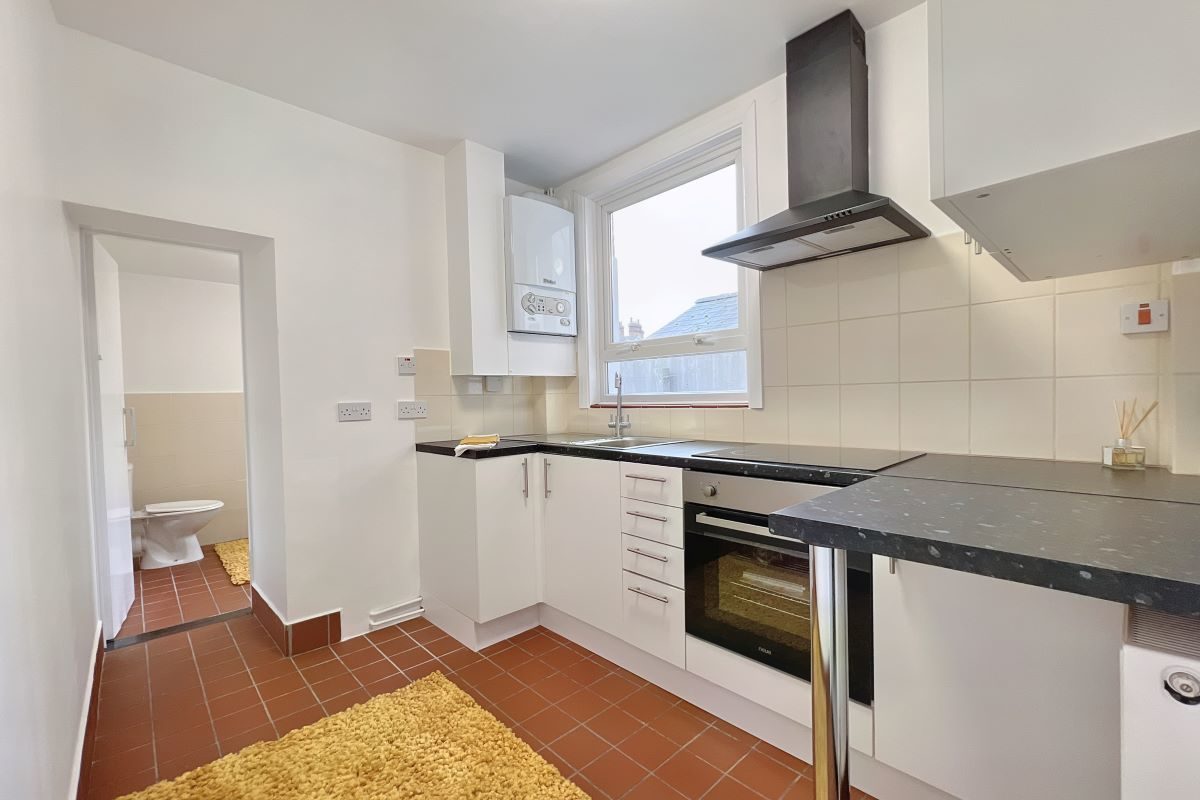 79 Maidstone Road, Felixstowe, Suffolk, IP11 9EE lot image - 6