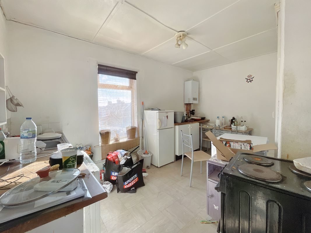 184 Bramford Lane &, 94 Richmond Road, Ipswich, Suffolk, IP1 4DP lot image - 8