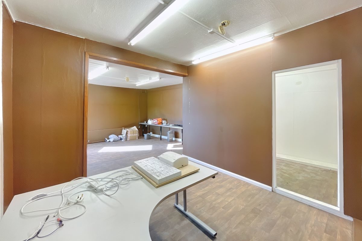 184 Bramford Lane &, 94 Richmond Road, Ipswich, Suffolk, IP1 4DP lot image - 16