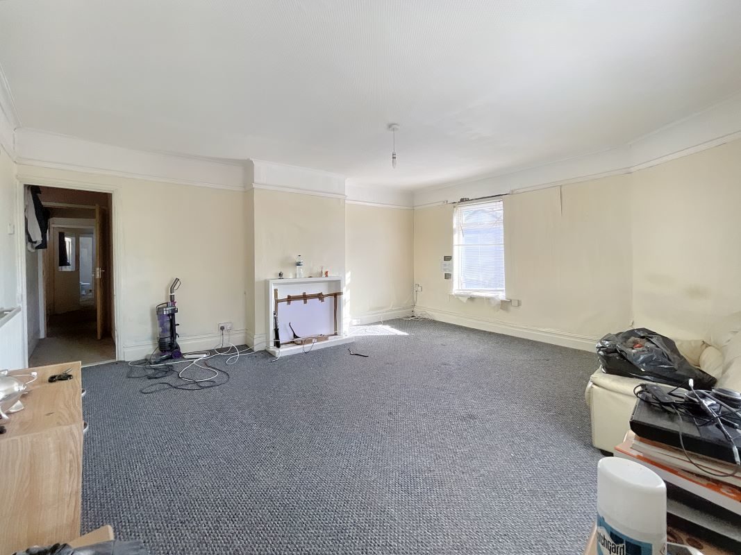 184 Bramford Lane &, 94 Richmond Road, Ipswich, Suffolk, IP1 4DP lot image - 18