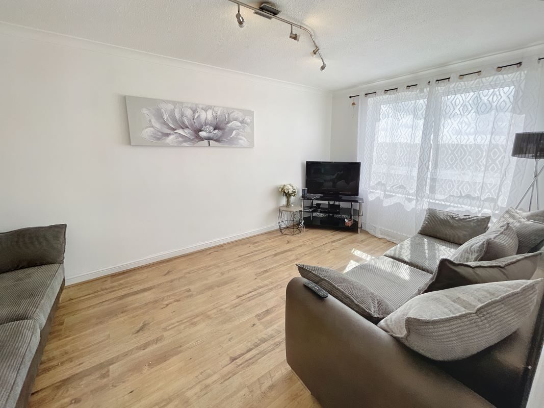 30 Hale Close, Ipswich, Suffolk, IP2 9QP lot image - 0