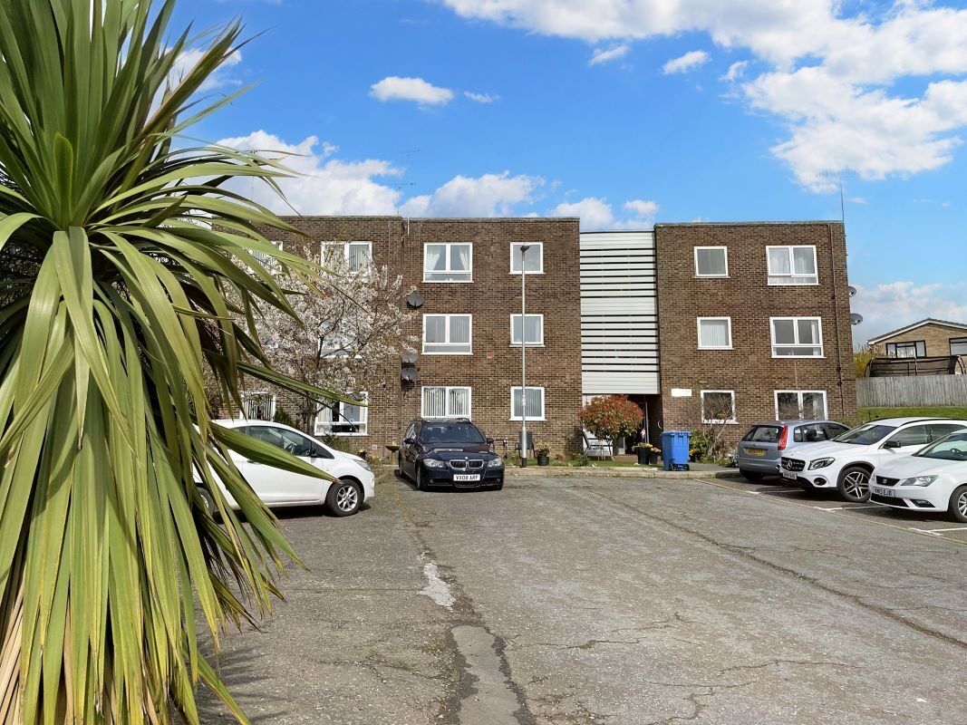 30 Hale Close, Ipswich, Suffolk, IP2 9QP lot image - 8