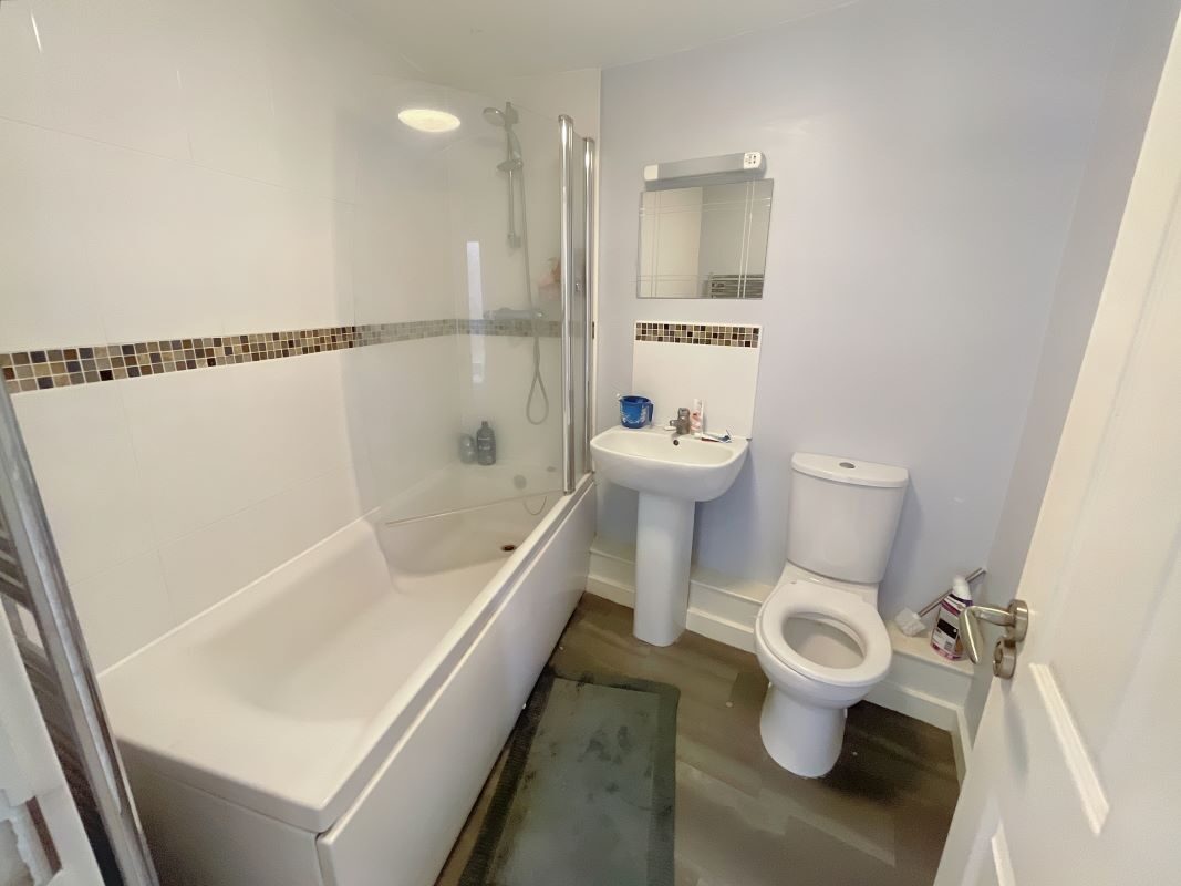 Flat 1, 19B Queen Street, Ipswich, Suffolk, IP1 1SW lot image - 3