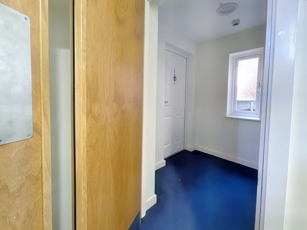 Flat 1, 19B Queen Street, Ipswich, Suffolk, IP1 1SW lot image - 7