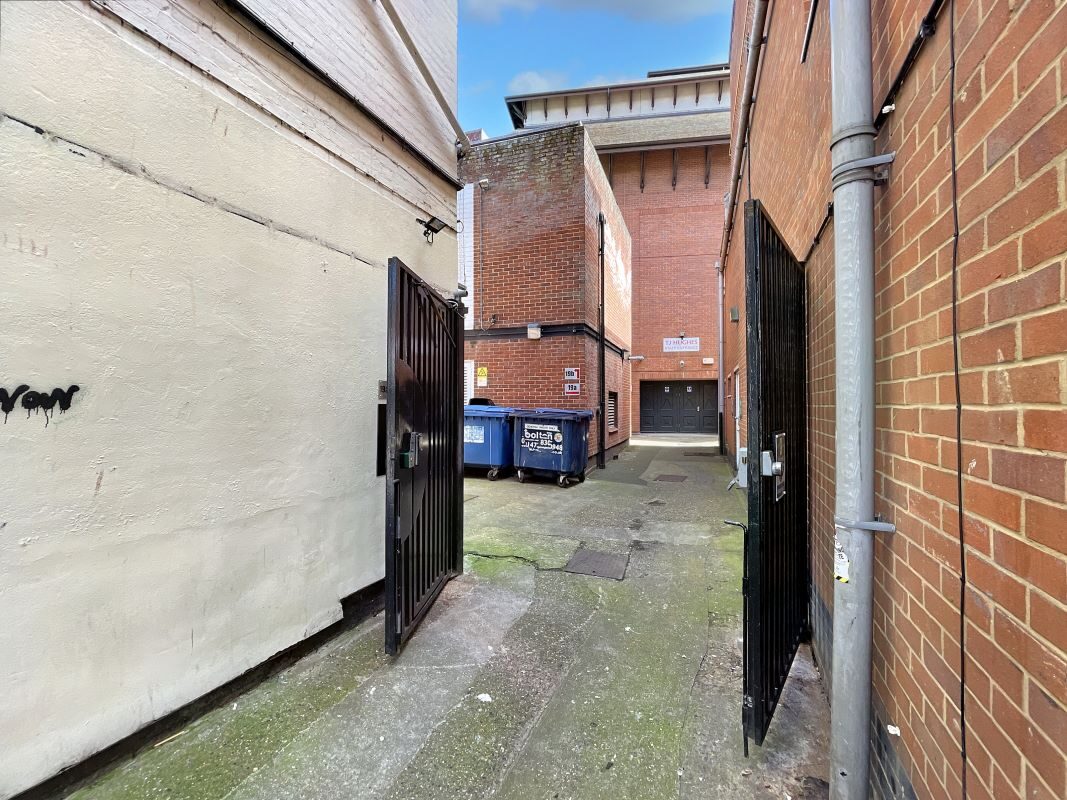 Flat 1, 19B Queen Street, Ipswich, Suffolk, IP1 1SW lot image - 10