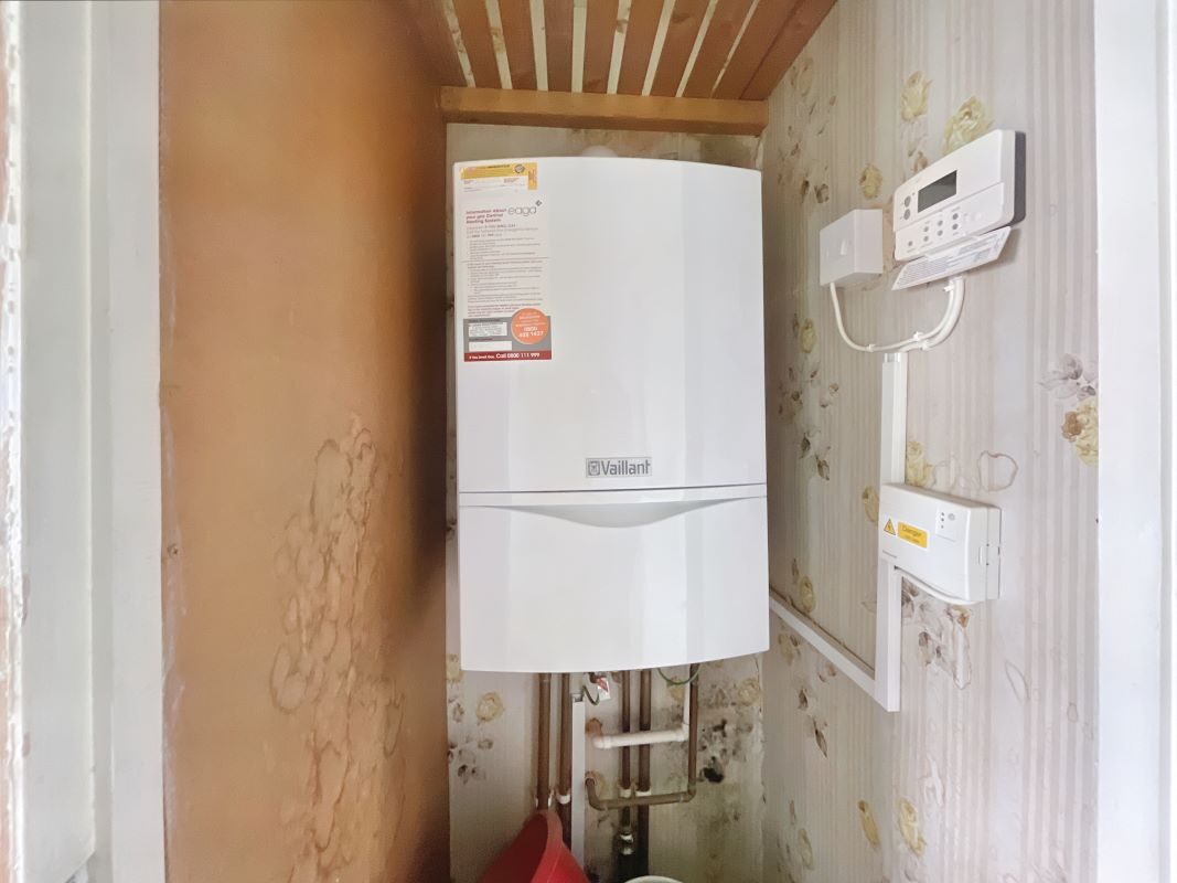 6 Park Road, Needham Market, Ipswich, Suffolk, IP6 8BH lot image - 6