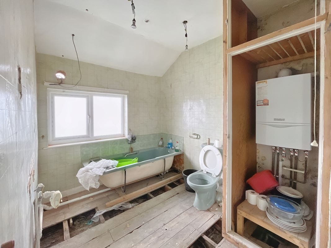 6 Park Road, Needham Market, Ipswich, Suffolk, IP6 8BH lot image - 7