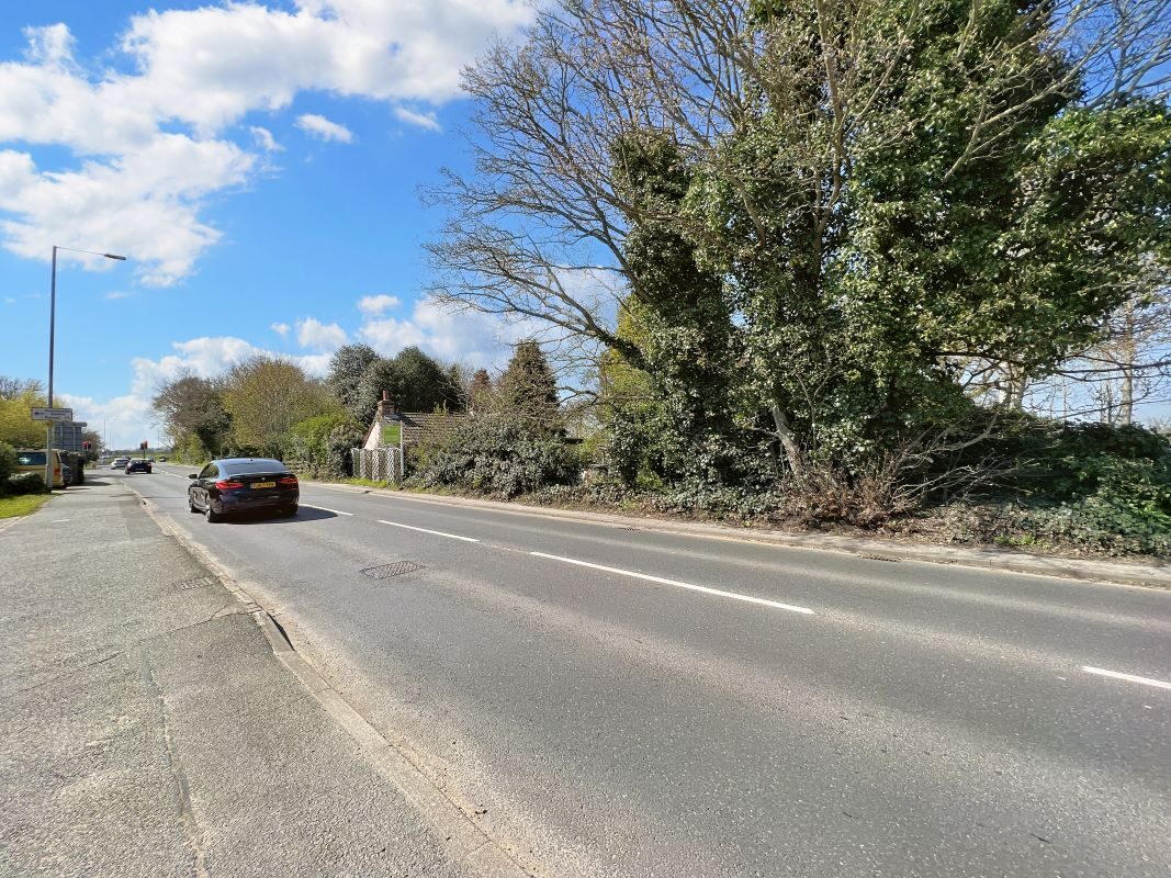 112 Main Road, Kesgrave, Ipswich, Suffolk, IP5 1BL lot image - 9