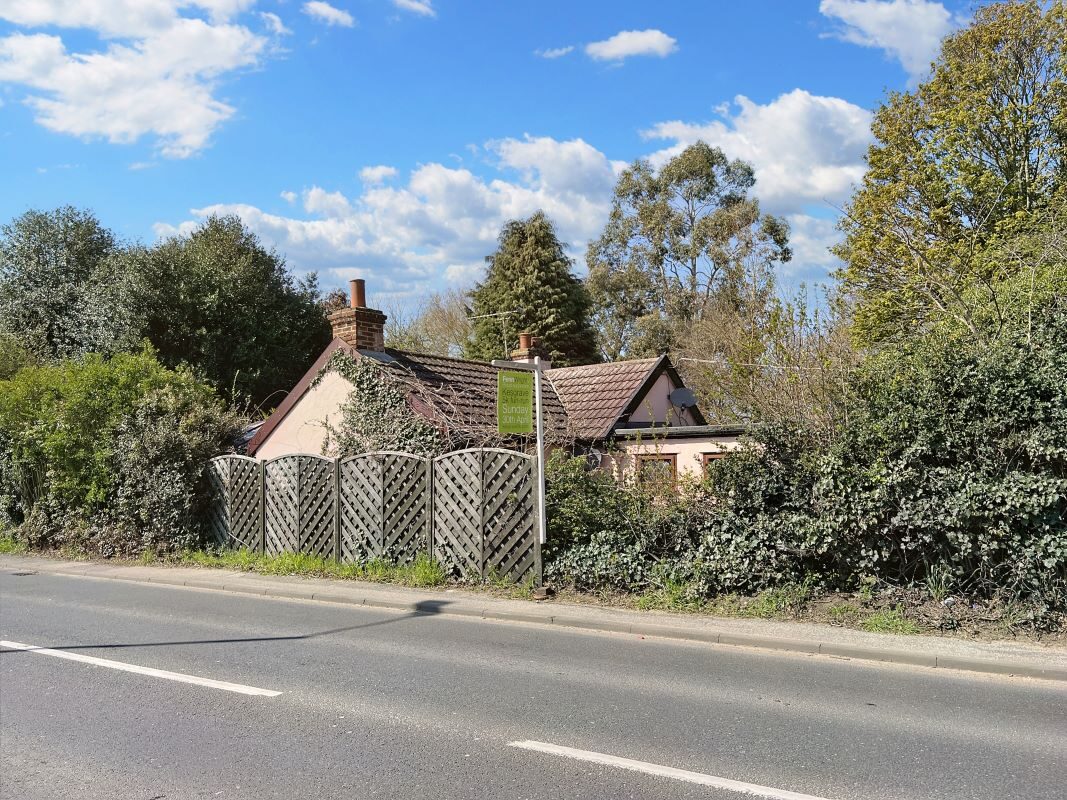 112 Main Road, Kesgrave, Ipswich, Suffolk, IP5 1BL Goldings Auctions