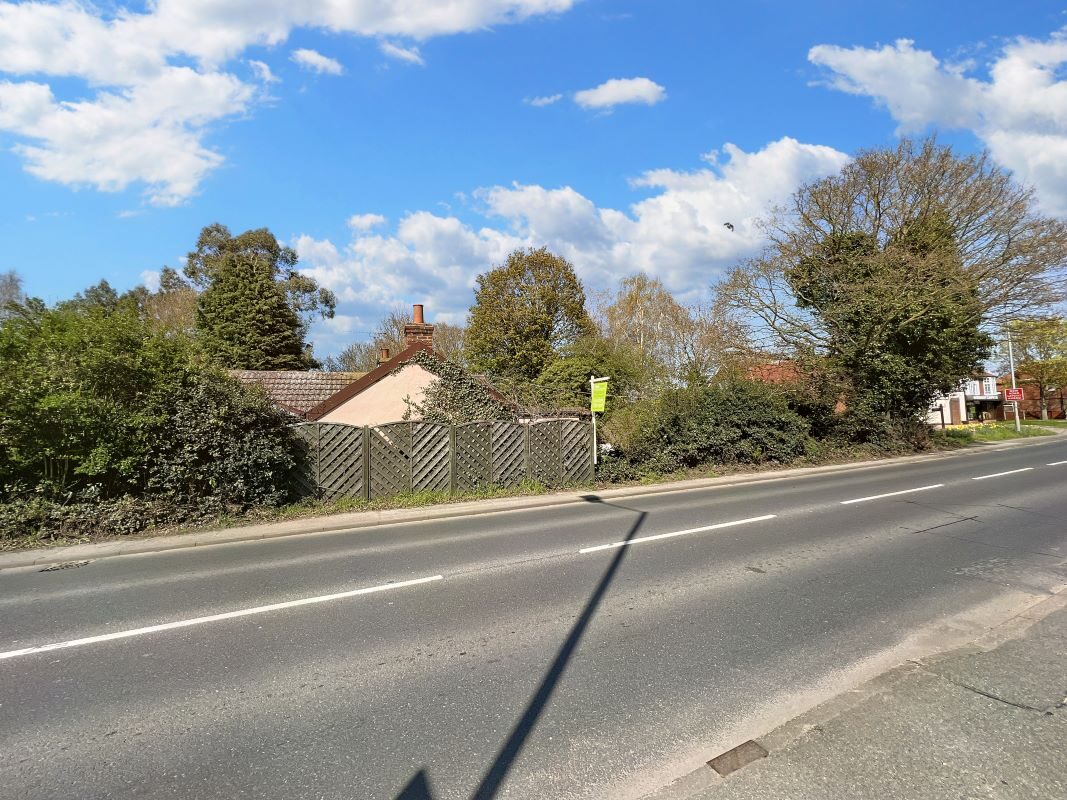 112 Main Road, Kesgrave, Ipswich, Suffolk, IP5 1BL Goldings Auctions