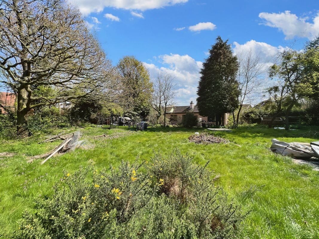 112 Main Road, Kesgrave, Ipswich, Suffolk, IP5 1BL lot image - 13