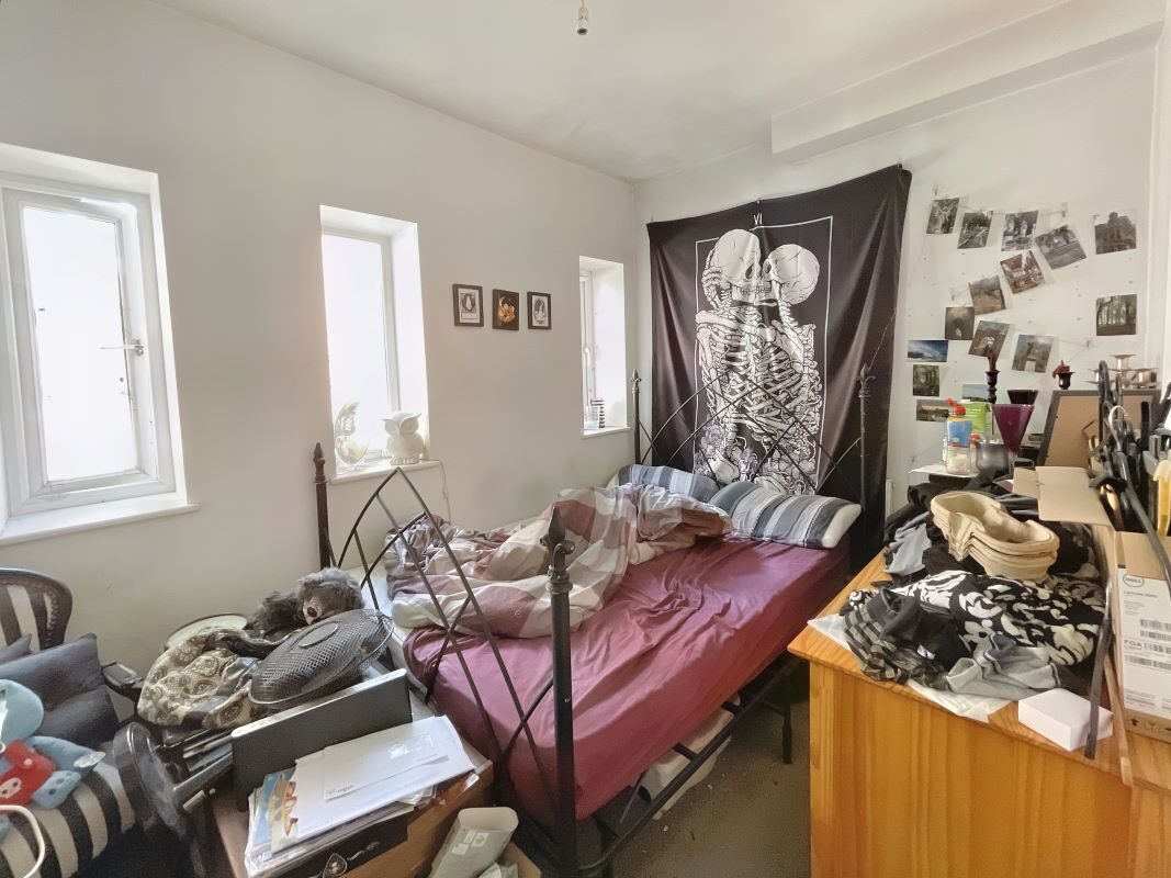 Flat 3, 19B Queen Street, Ipswich, Suffolk, IP1 1SW lot image - 5