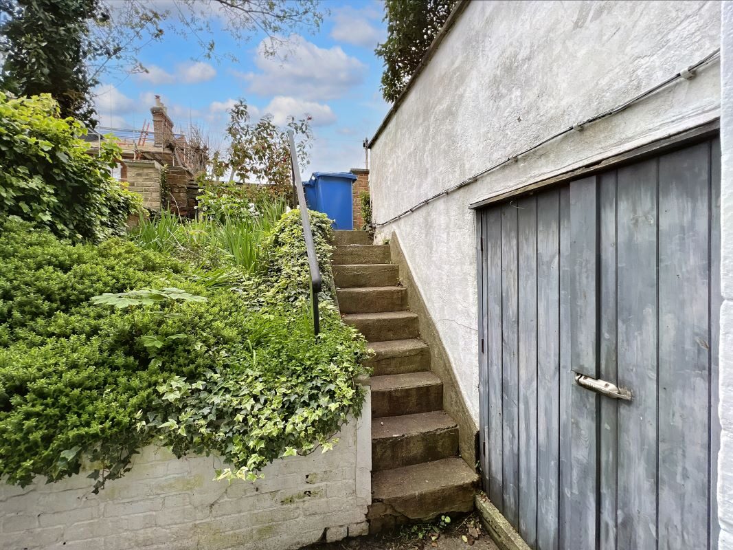 Basement Flat, 44 Christchurch Street, Ipswich, Suffolk, IP4 2DH lot image - 6