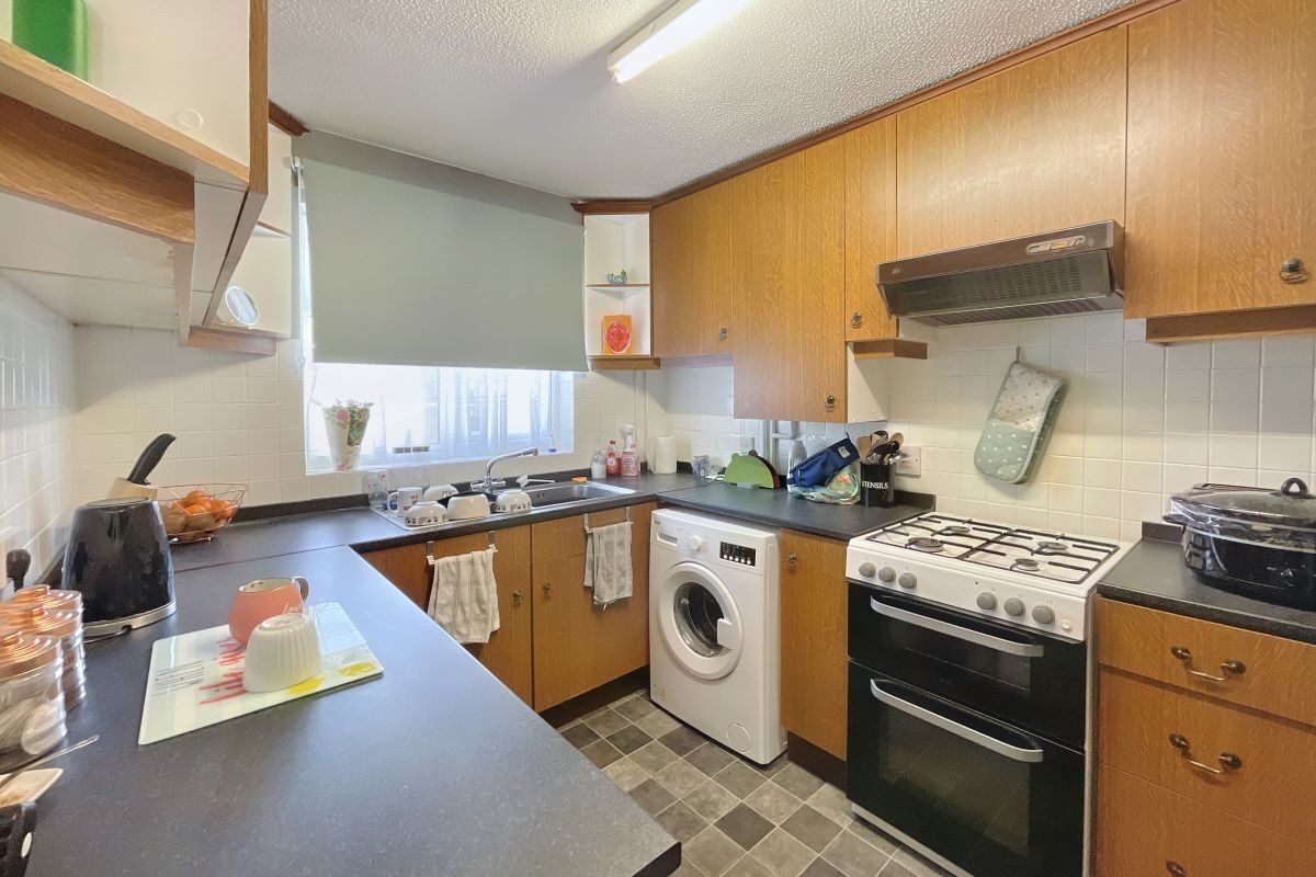 3 Netley Close, Ipswich, Suffolk, IP2 9YB lot image - 5