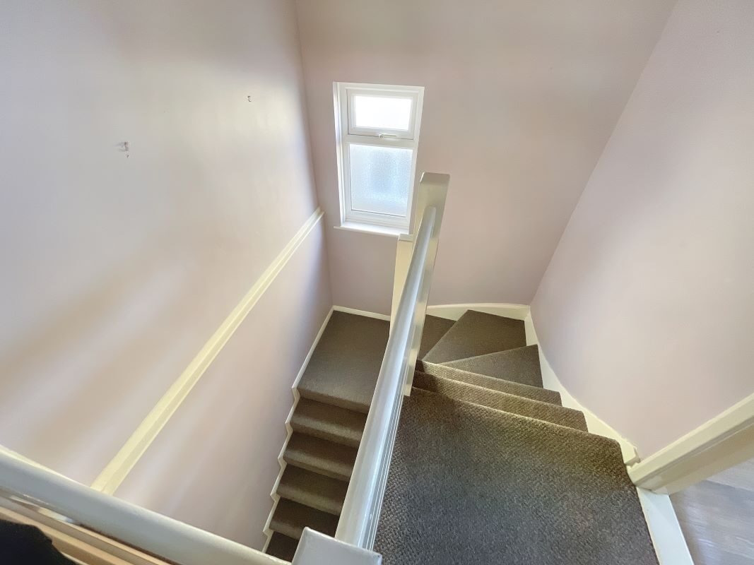 3 Netley Close, Ipswich, Suffolk, IP2 9YB lot image - 11