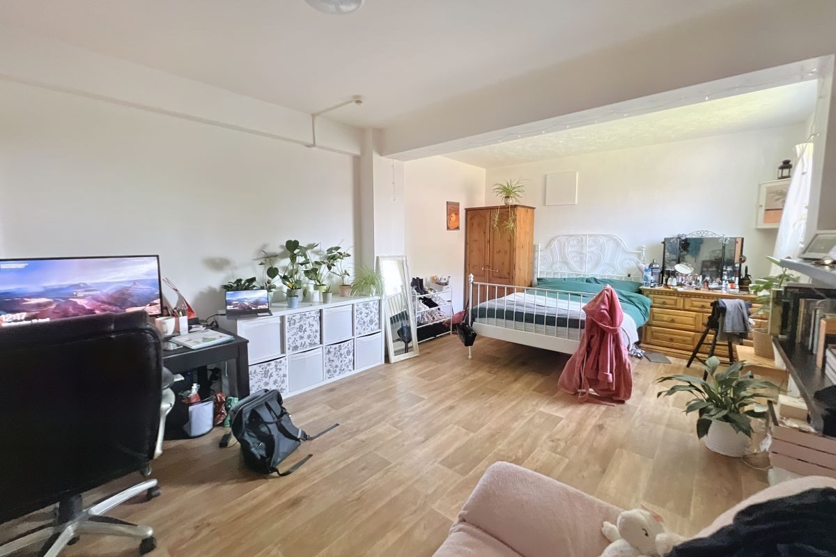 69 Nelson Road, Ipswich, Suffolk, IP4 4DU lot image - 2