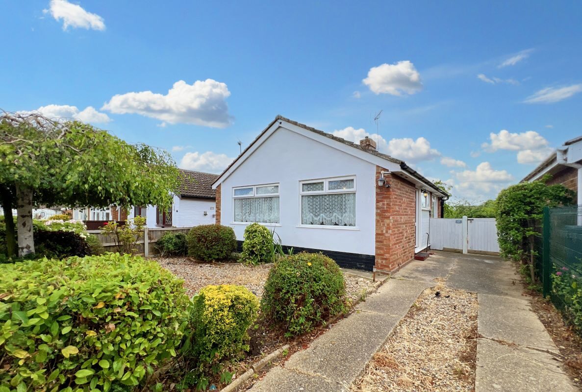12 Park Square East, Jaywick, Clacton-on-Sea, Essex, CO15 2NL lot image - 0