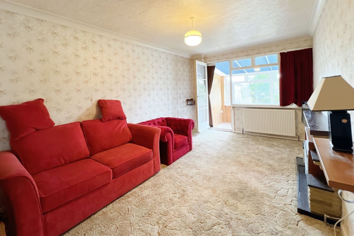 12 Park Square East, Jaywick, Clacton-on-Sea, Essex, CO15 2NL lot image - 4