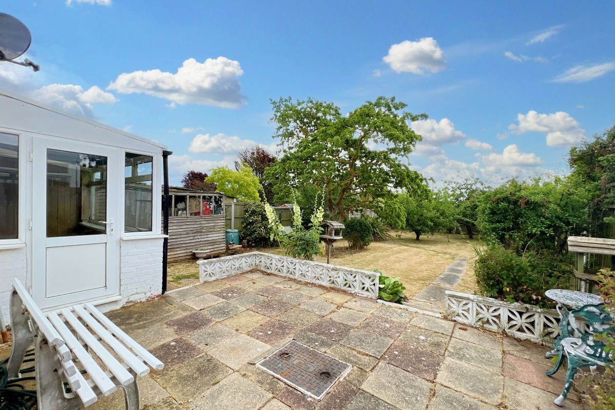 12 Park Square East, Jaywick, Clacton-on-Sea, Essex, CO15 2NL lot image - 10