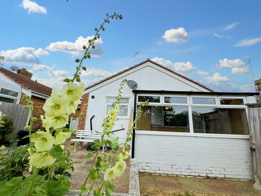 12 Park Square East, Jaywick, Clacton-on-Sea, Essex, CO15 2NL lot image - 12