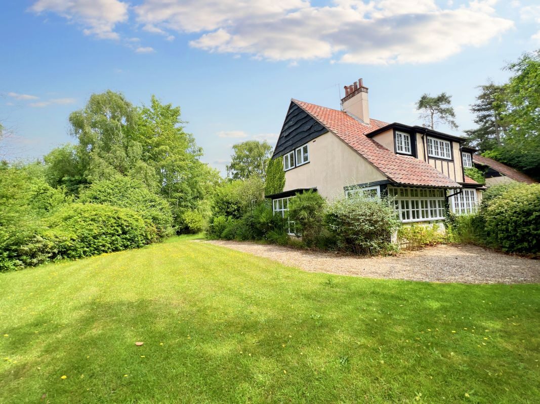 Dormy Pool, 167 Saxmundham Road, Aldeburgh, Suffolk, IP15 5PE lot image - 1