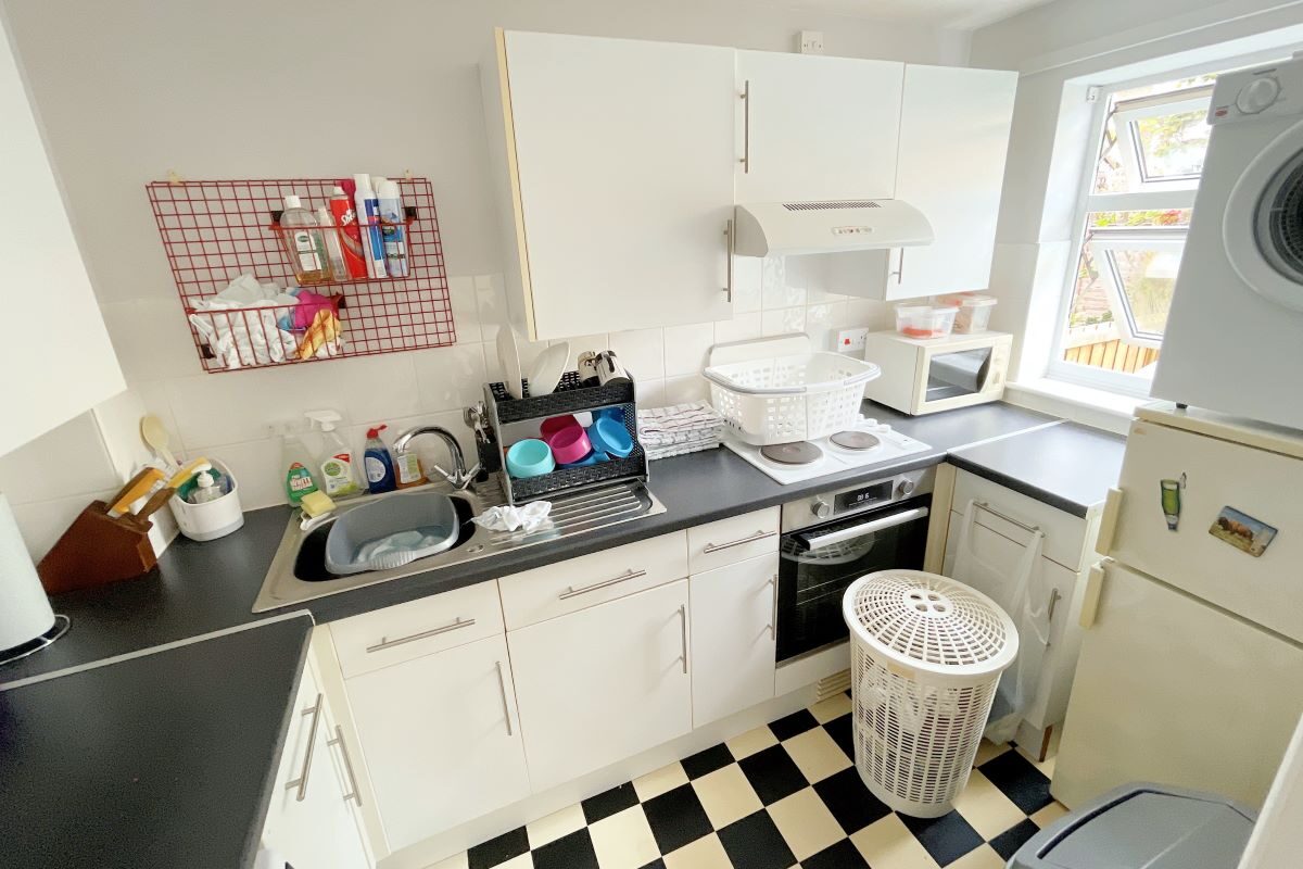 10 Springland Close, Ipswich, Suffolk, IP4 5BZ lot image - 5