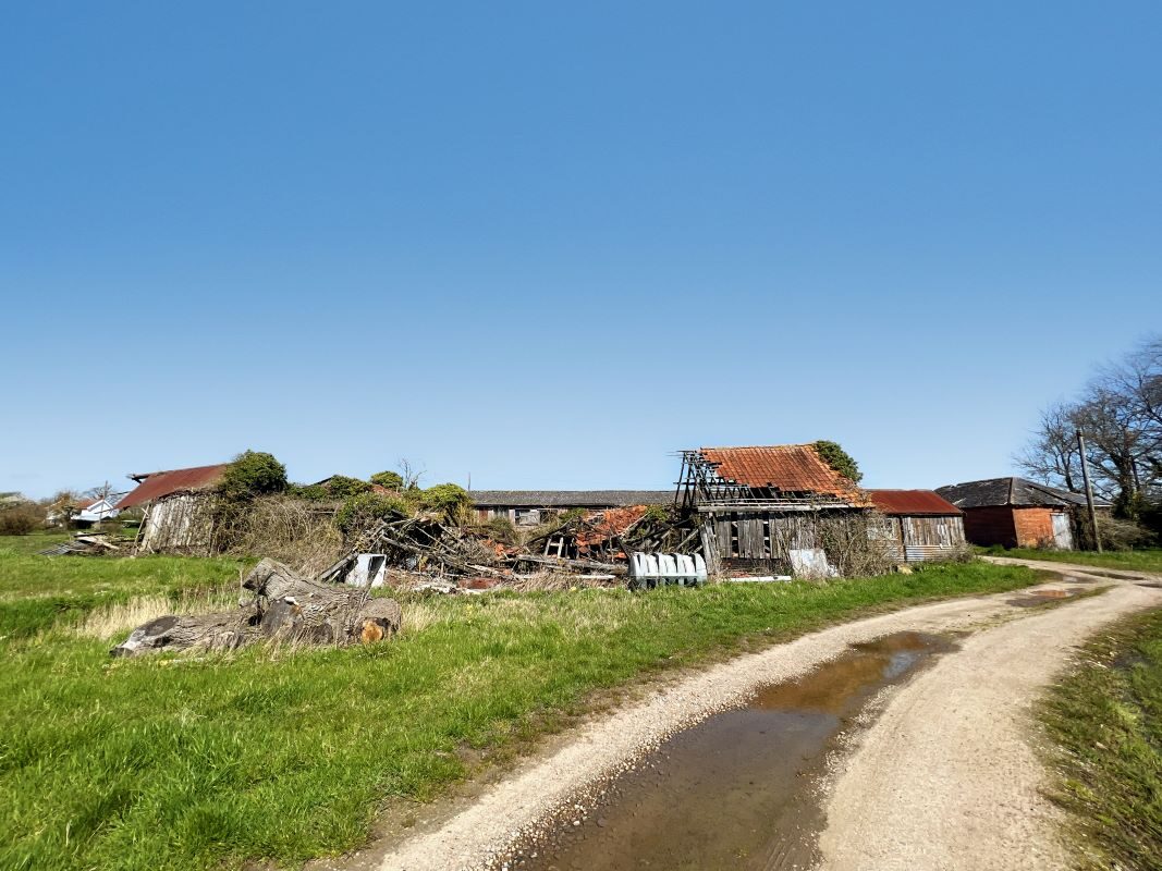 Wood Farm Barns, Worlingworth, Woodbridge, Suffolk, IP13 7LR lot image - 36