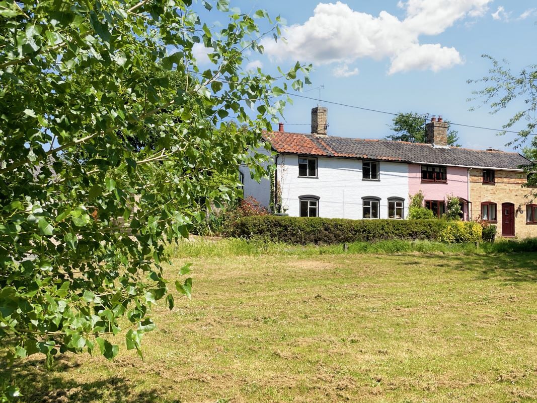 The Cottage, The Green, Beyton, Bury St. Edmunds, Suffolk, IP30 9AF