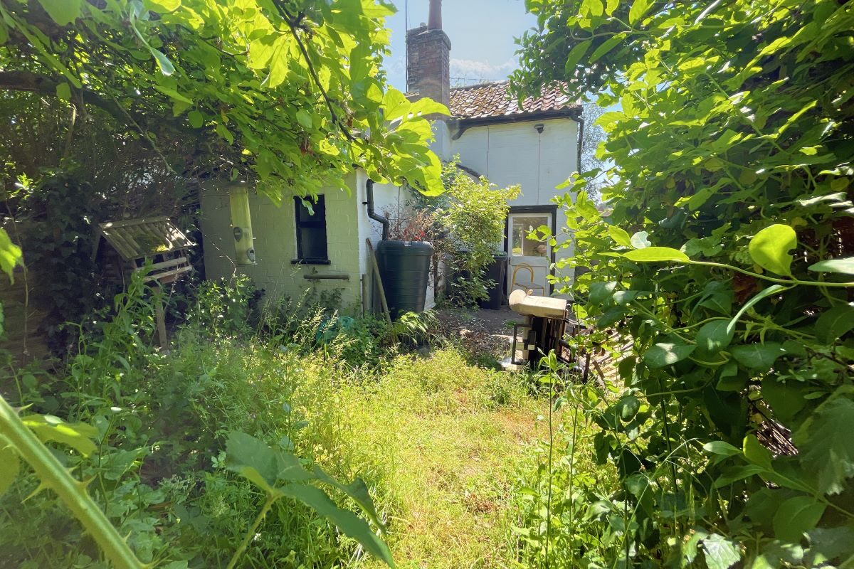 The Cottage, The Green, Beyton, Bury St. Edmunds, Suffolk, IP30 9AF