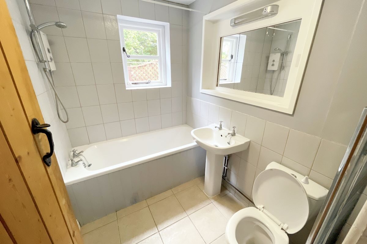 31 The Street, Wissett, Halesworth, Suffolk, IP19 0JG lot image - 8