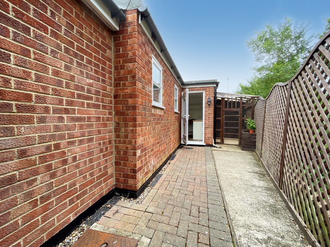 31 The Street, Wissett, Halesworth, Suffolk, IP19 0JG lot image - 10