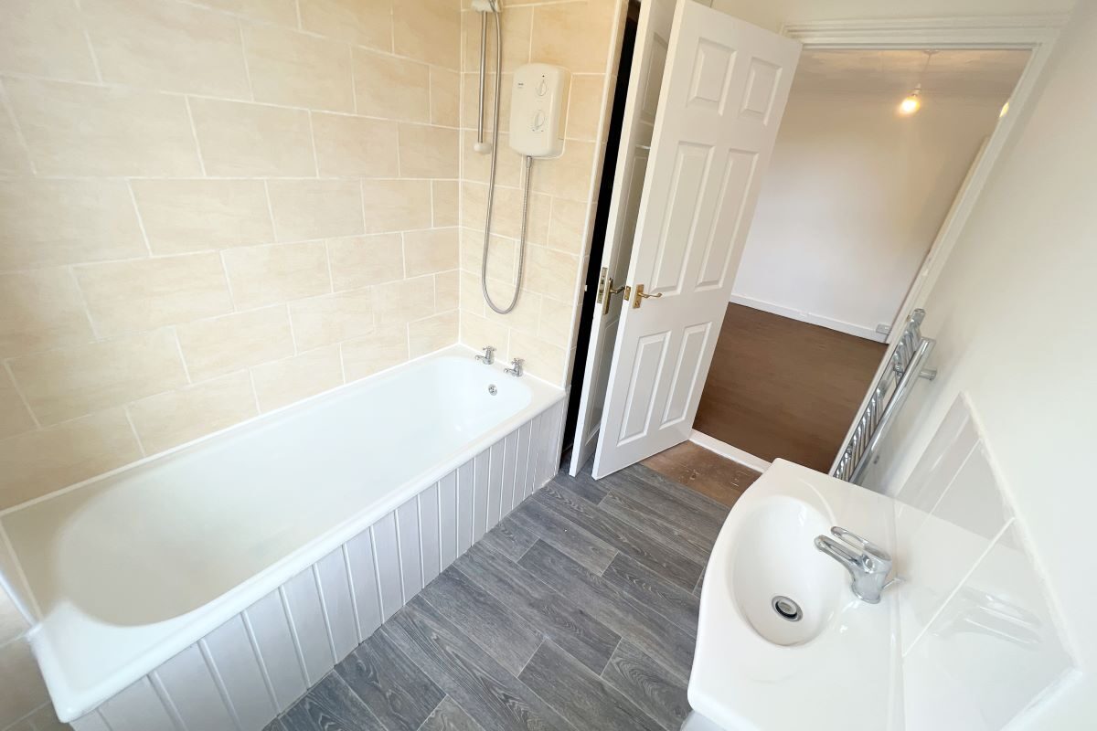 155 Maidstone Road, Felixstowe, Suffolk, IP11 9EQ lot image - 9