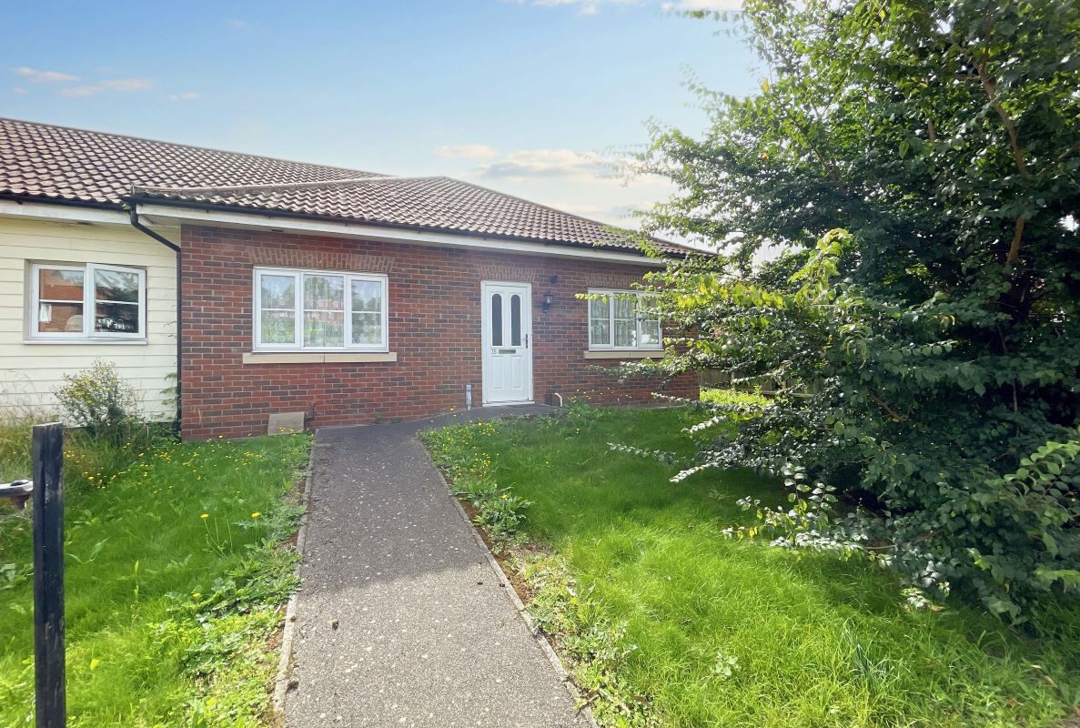 35 Rye Hill, Gt. Cornard, Sudbury, Suffolk, CO10 2BB lot image - 0