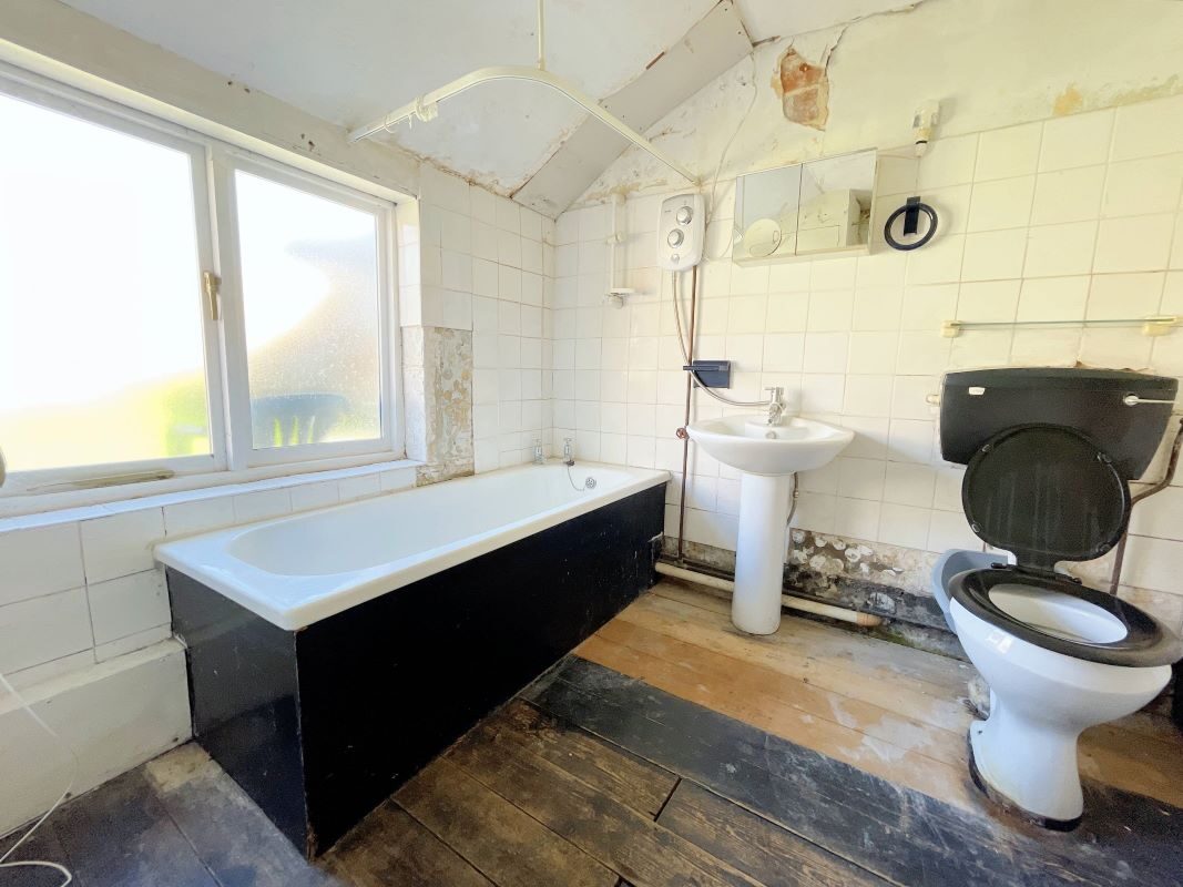 722 Old Norwich Road, Ipswich, Suffolk, IP1 6LB lot image - 7