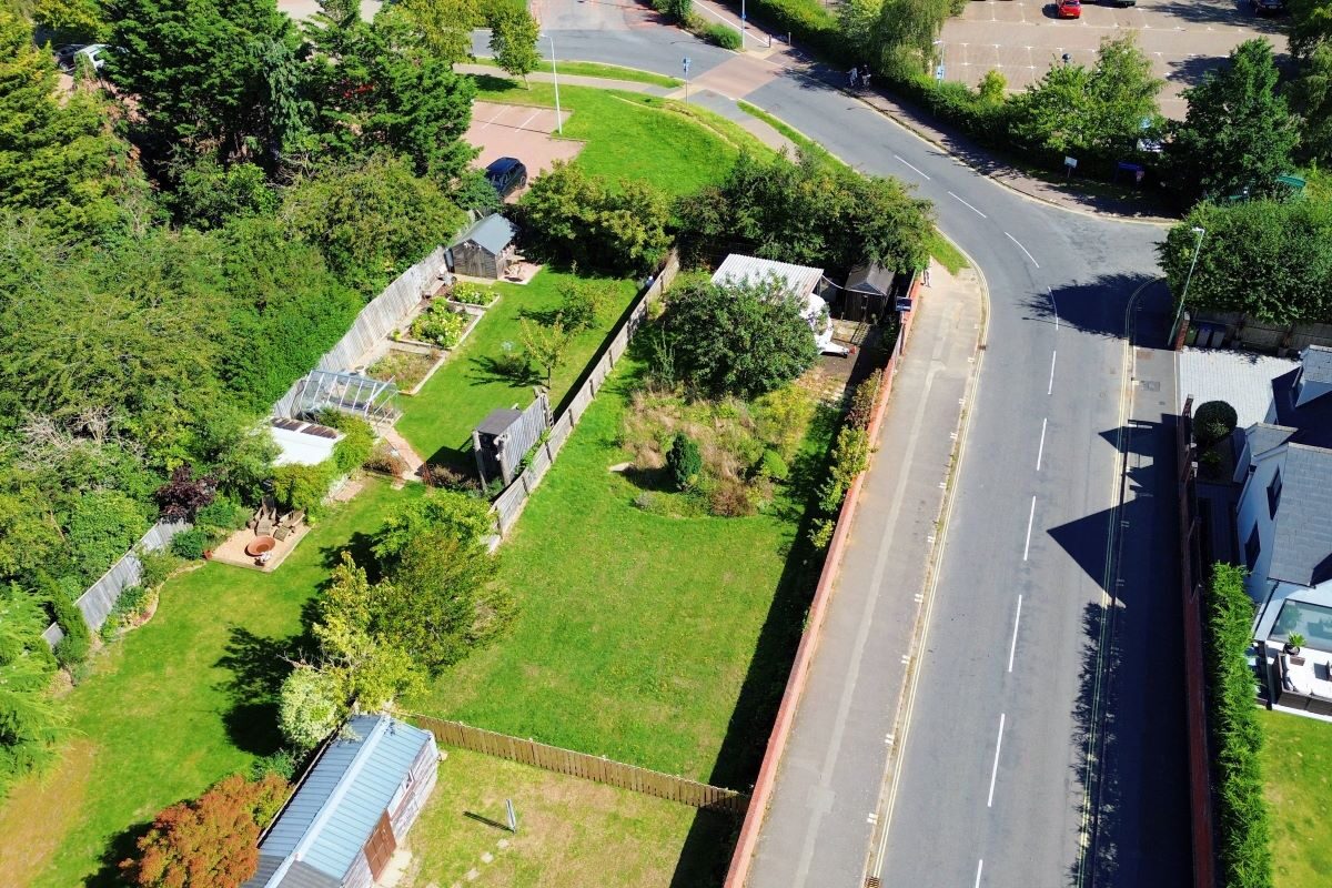 Land to the rear of 70 Bell Lane, Kesgrave, Ipswich, Suffolk, IP5 1JJ lot image - 1