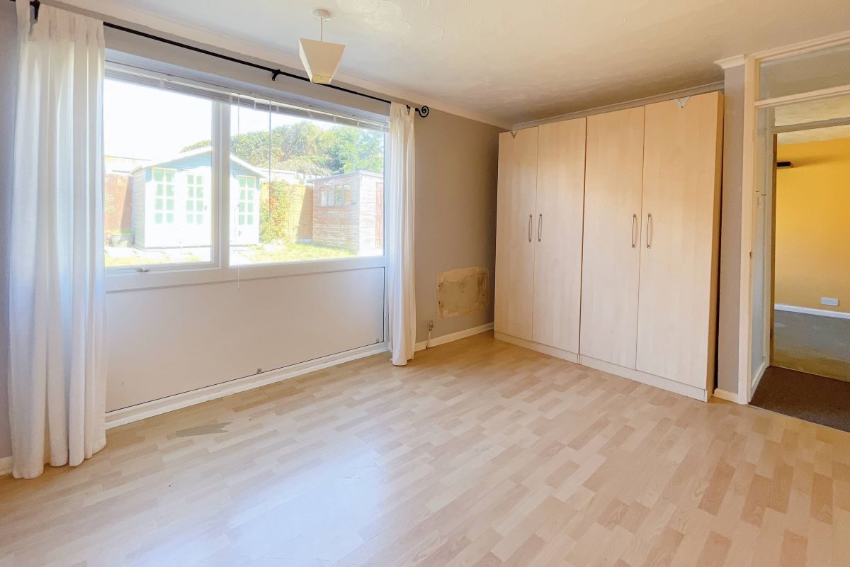 92 Prince of Wales Drive, Ipswich, Suffolk, IP2 9BL lot image - 2